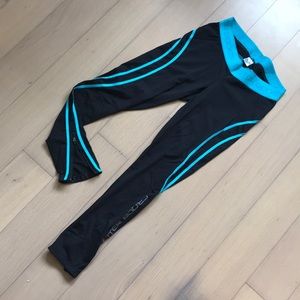 Betterbodies booty contour line legging. Cute zip!